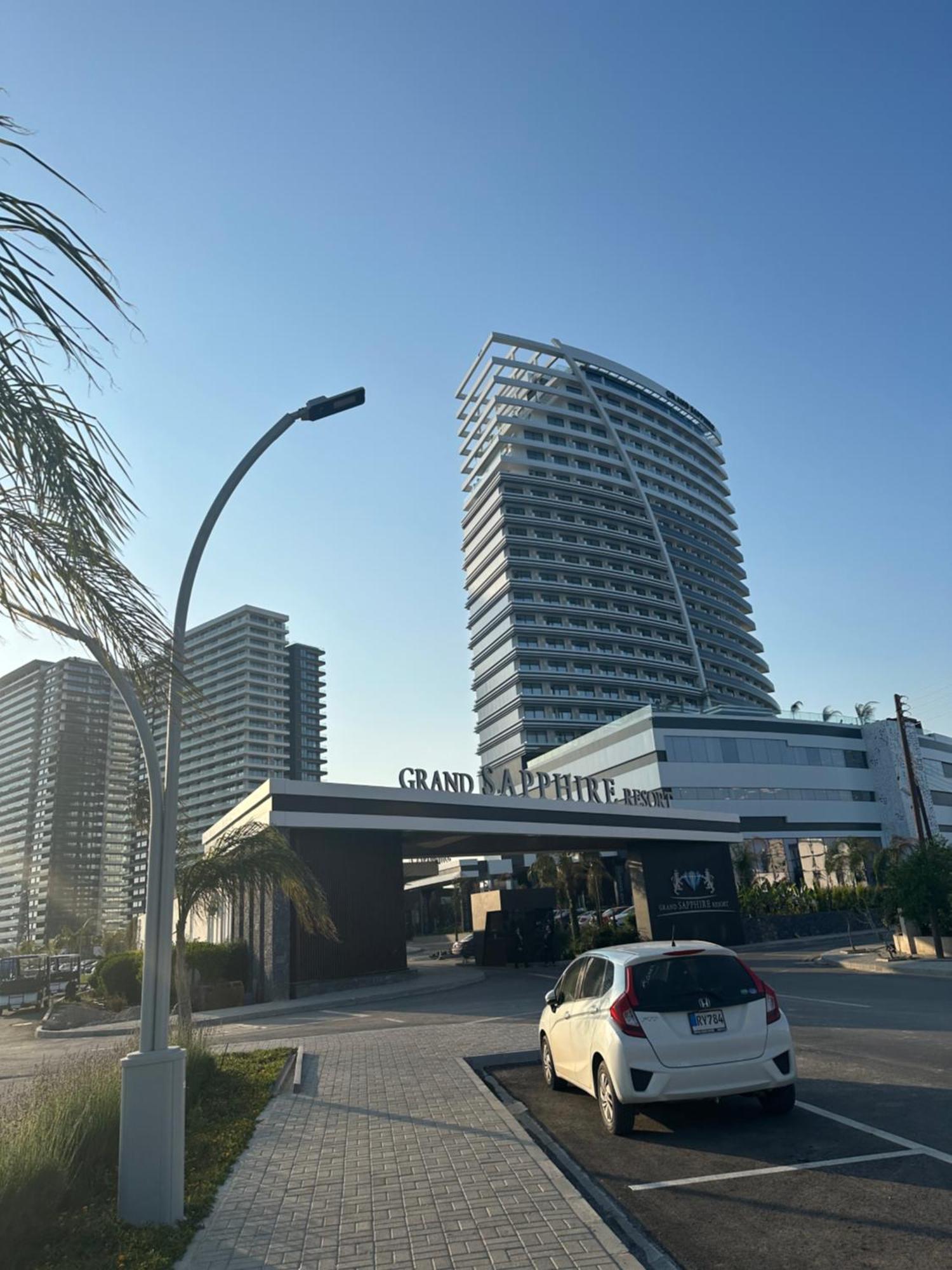 Grand Sapphire Casino 21 *